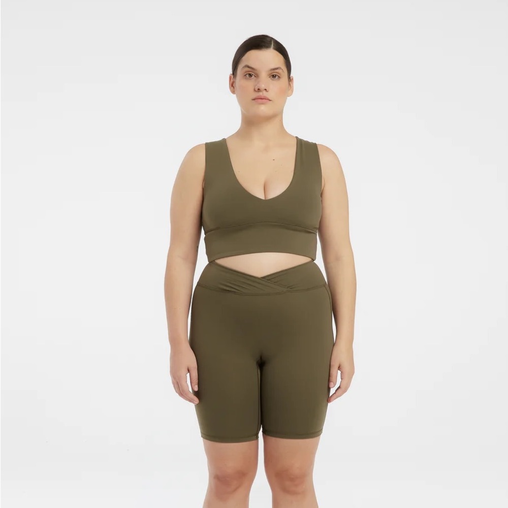 NWT Riot Swim Sculpt Stretch Top